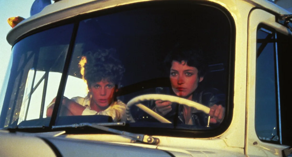Flatbed Annie & Sweetie Pie: Lady Truckers