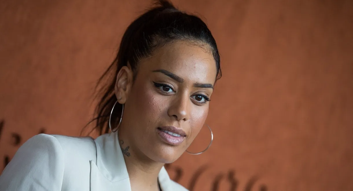 Les Sandales blanches