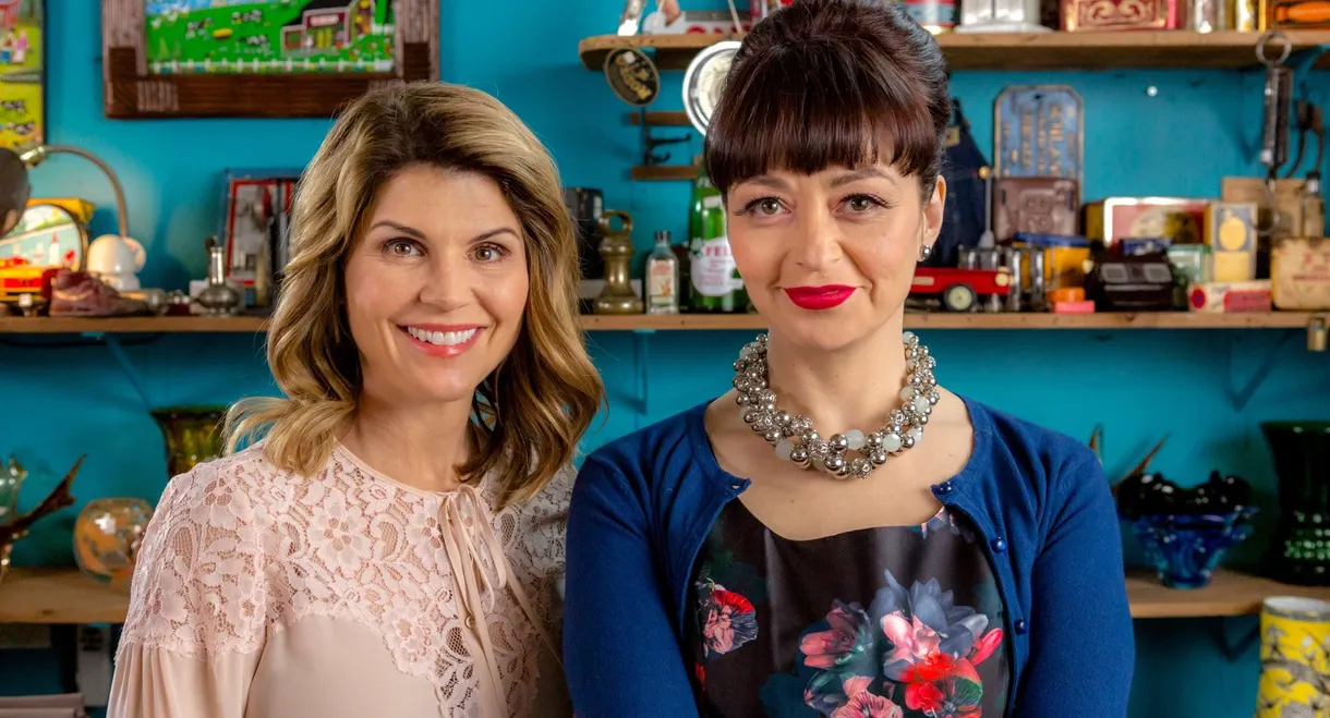 Garage Sale Mysteries: Picture a Murder