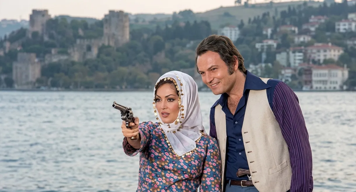 Güllü Geliyor Güllü