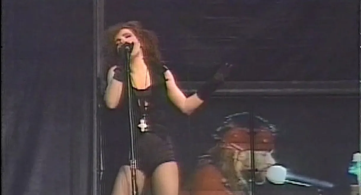 Guns N' Roses - Live in Paris