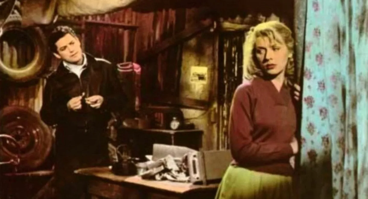 Detrás de un largo muro