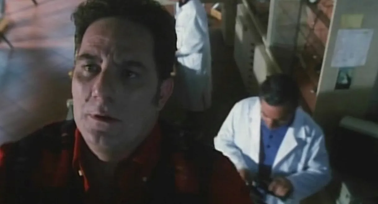 Bruno aspetta in macchina