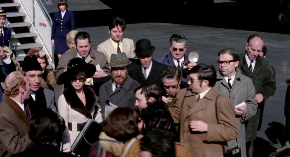 Carola de día, Carola de noche