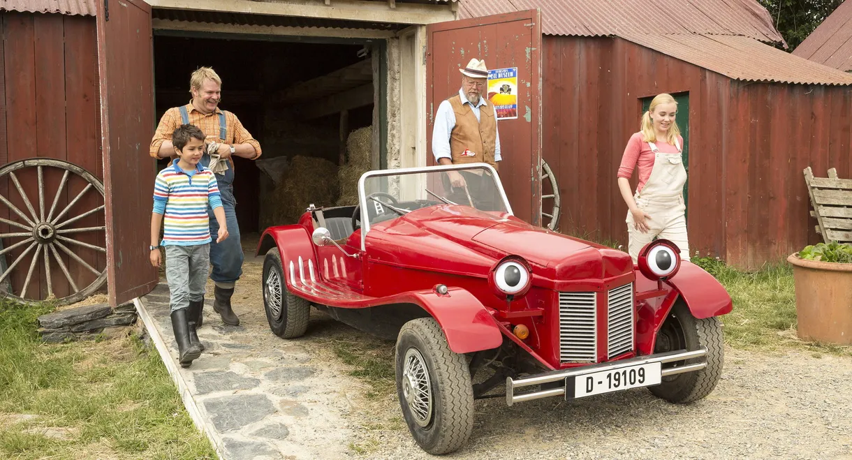 Little Grey Fergie Full Throttle!