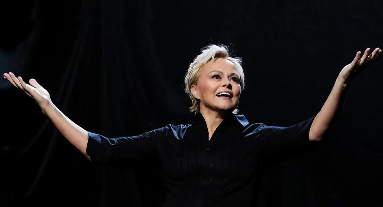 Muriel Robin reprend ses sketchs cultes : Et pof !