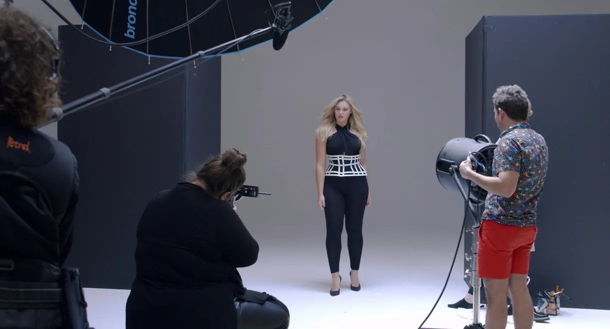 Straight/Curve: Redefining Body Image