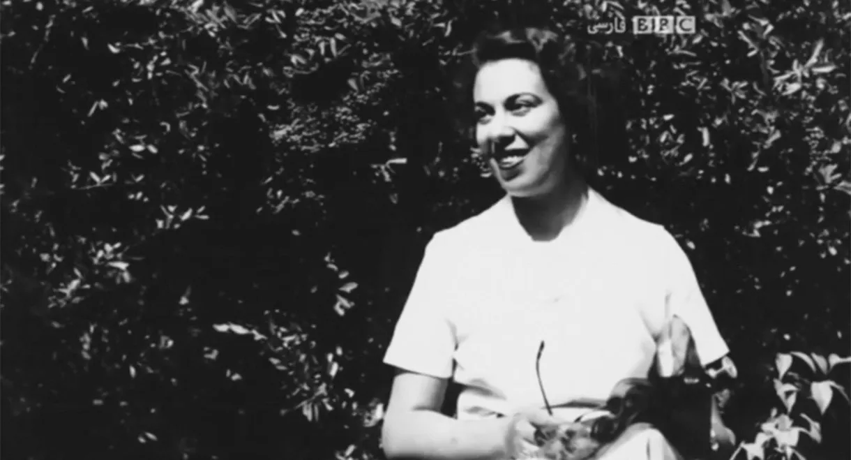 Simin, Resident of a Wandering Island