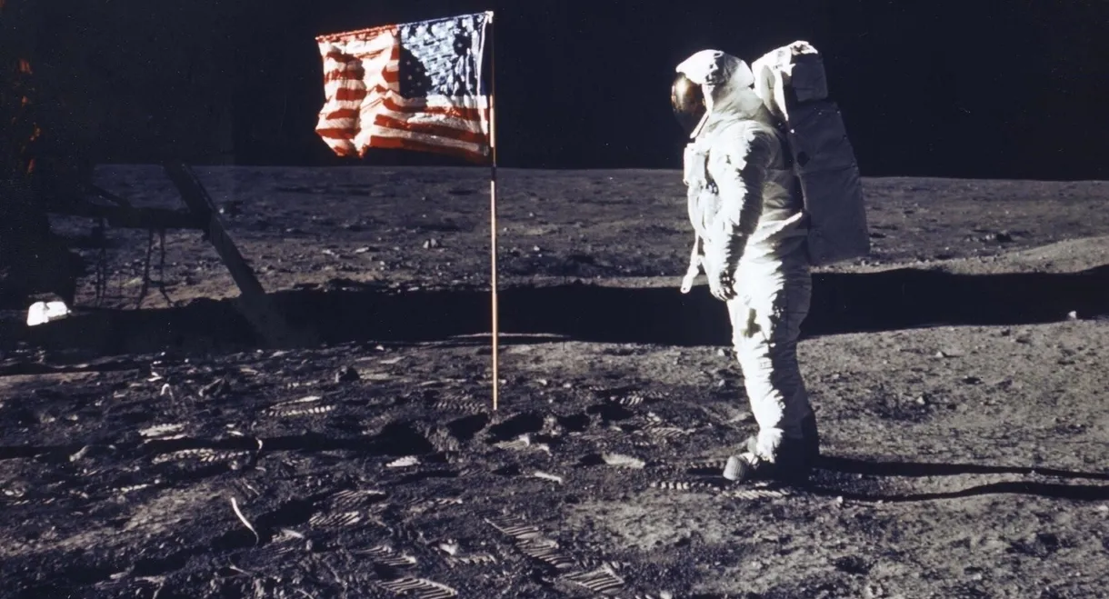 Apollo 11 : Retour vers la lune