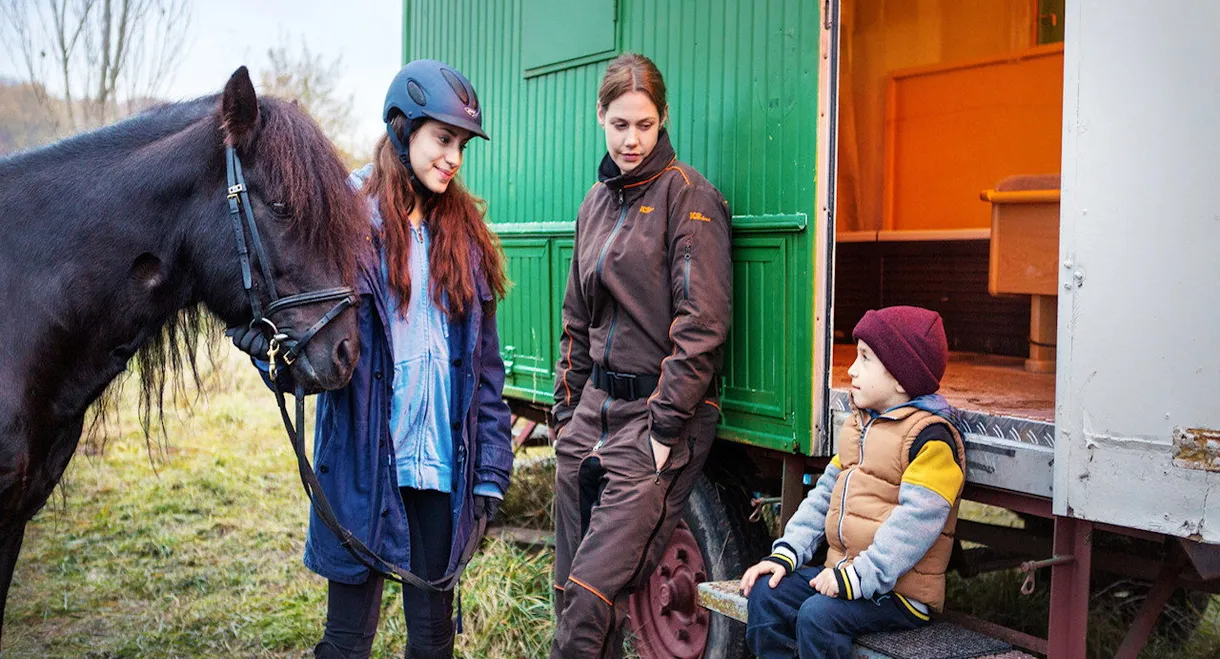 Hördur - Between the Worlds