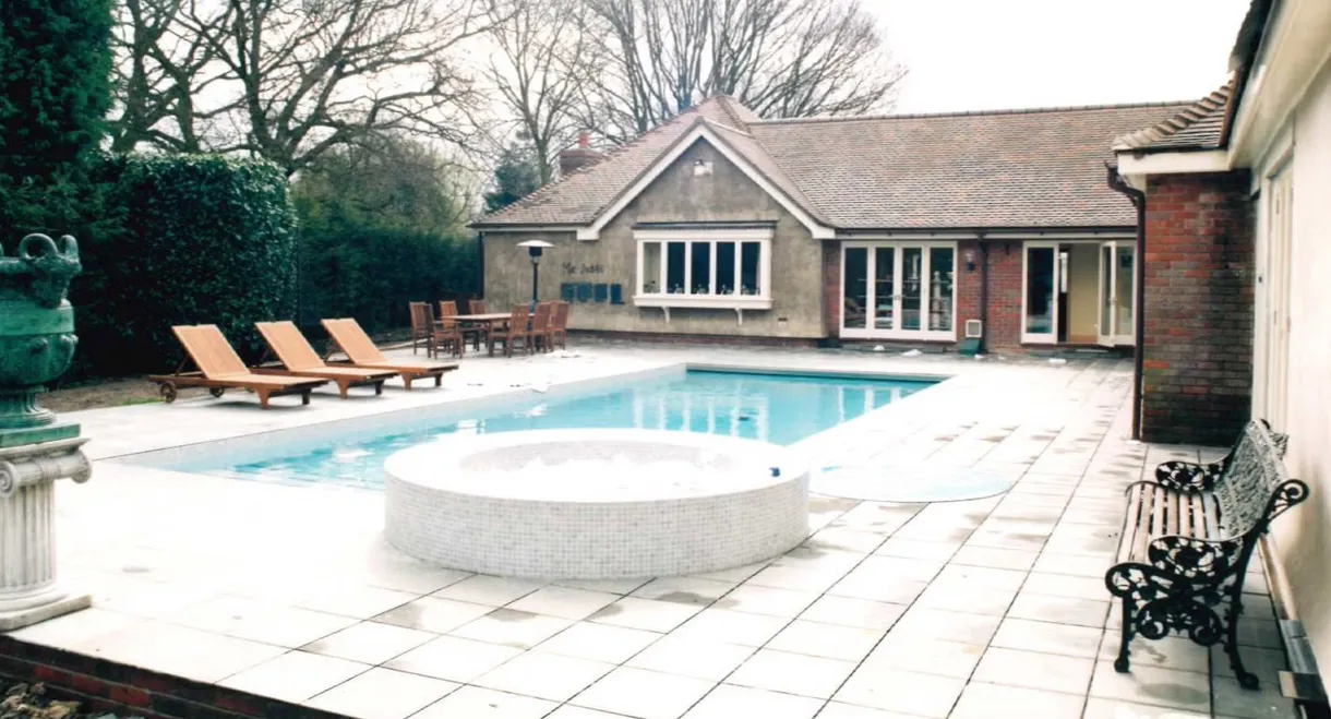 Barrymore: The Body in the Pool