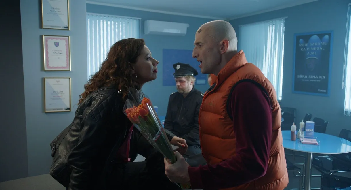 Alien 2 or: The Return of Valdis in 17 Chapters