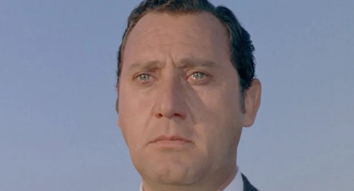 Siamo in un film di Alberto Sordi?