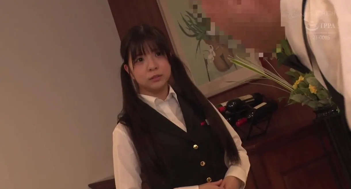 スキマバイトの闇 口移しされた発情液を飲んでしまい中出しされても腰を振り続ける純朴娘