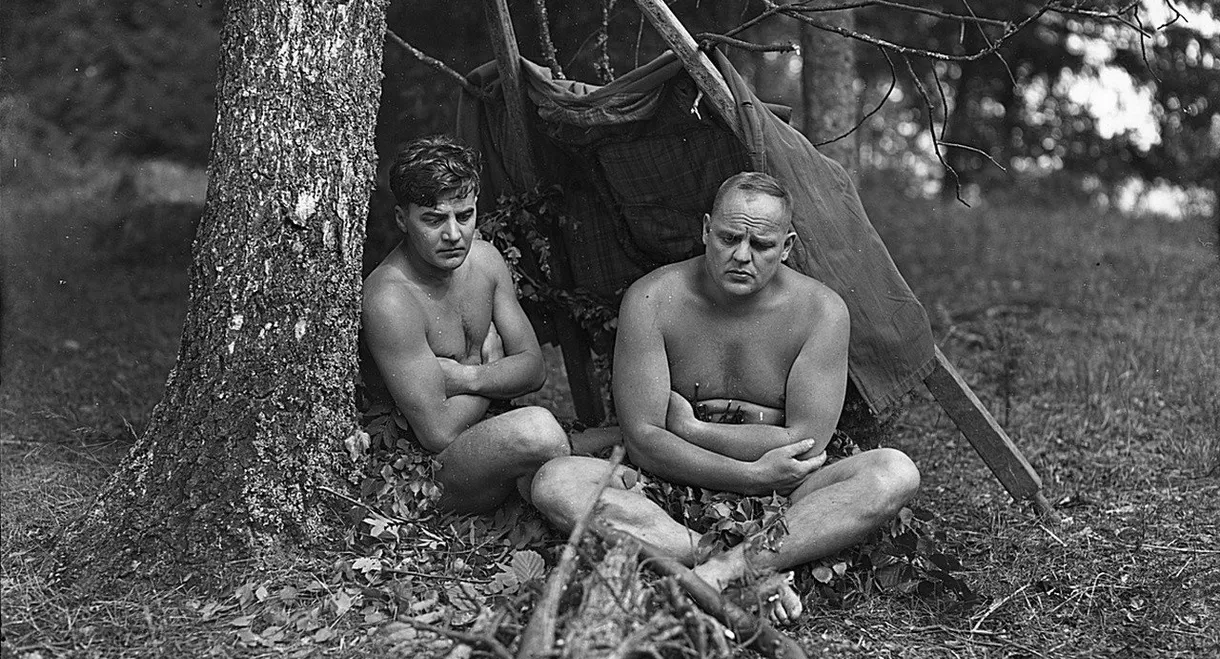 Aatamin puvussa ja vähän Eevankin