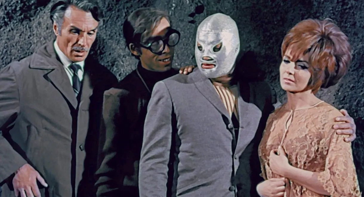 Santo in the Treasure of Dracula