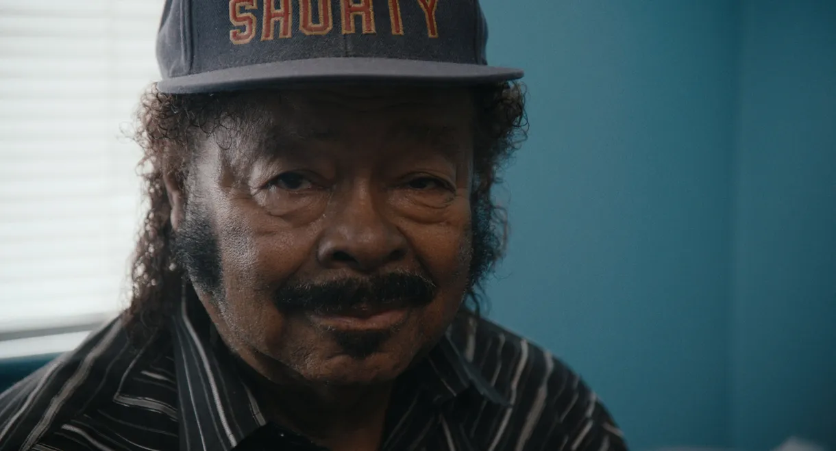 Swamp Dogg Gets His Pool Painted