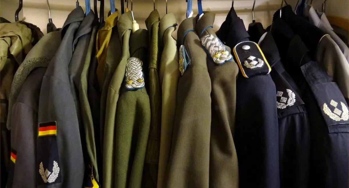 Das Ende der NVA - Wie die Bundeswehr die DDR Volksarmee übernahm