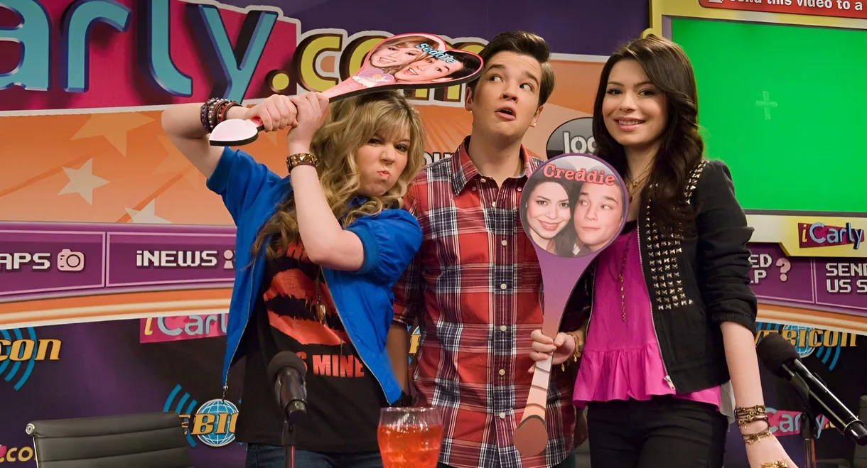 iCarly: iStart a Fan War