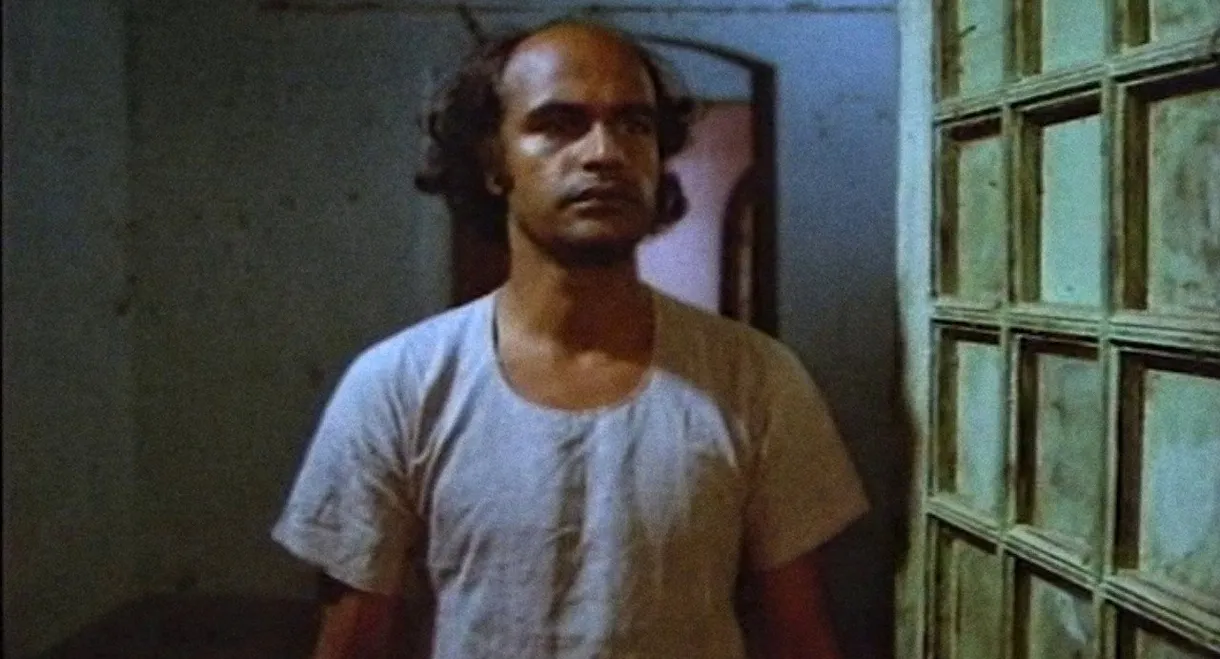 Satah Se Uthata Aadmi