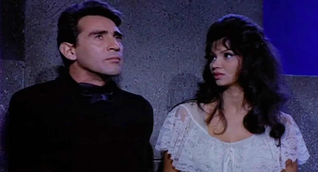 La ragazza sotto il lenzuolo