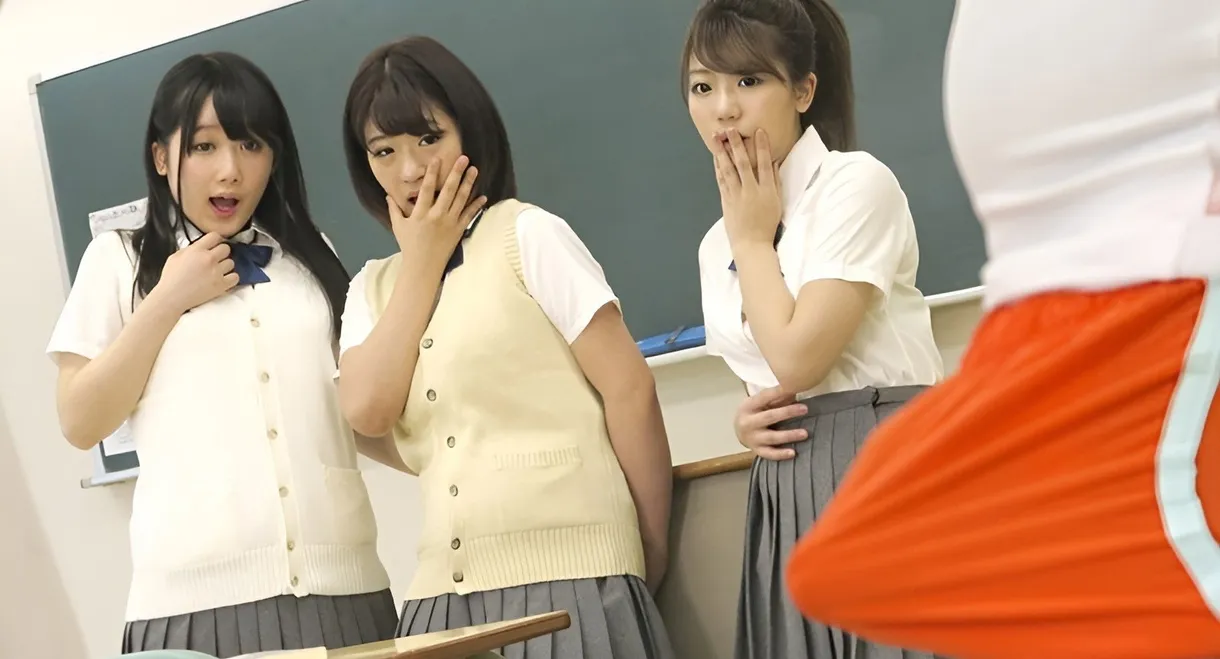 The Transfer Student Is Black!? Shocked by His Huge Cock, Girls Beg to See It and Ache for More...