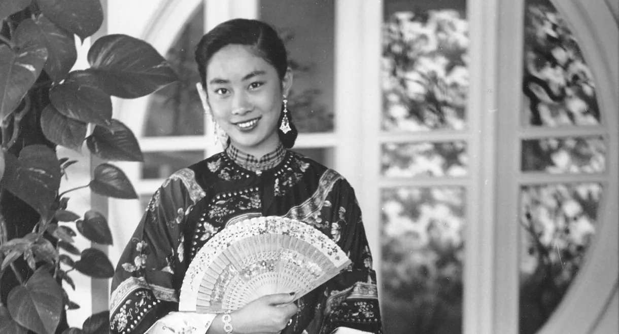 Lisa Lu Plays Herself