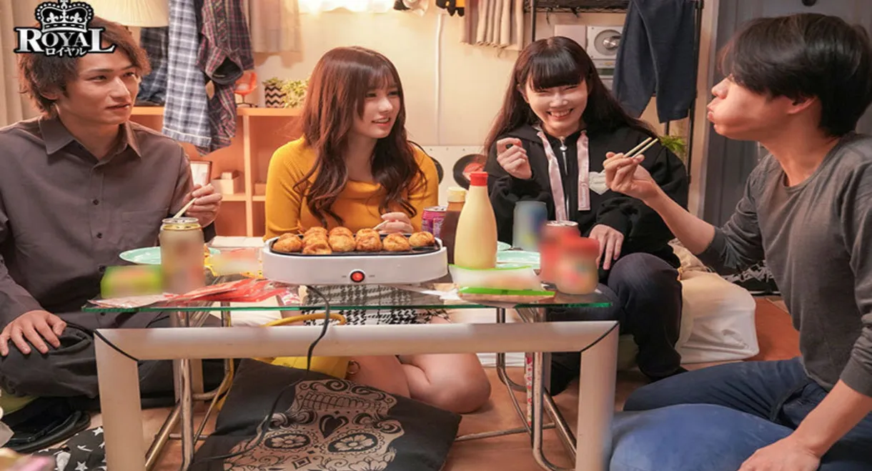 毎日泊まりに来る彼氏持ちの女友達から無自覚に誘惑され、勇気を出せず生殺し状態になった僕 五日市芽依