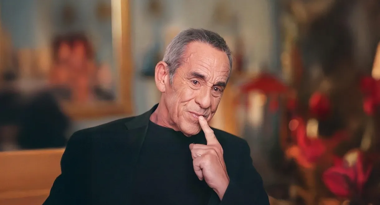 La face cachée de l'homme en noir