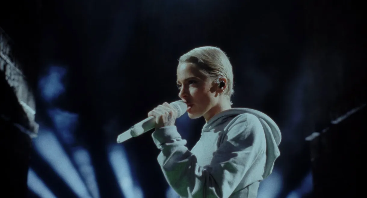 TINI: Un mechón de pelo