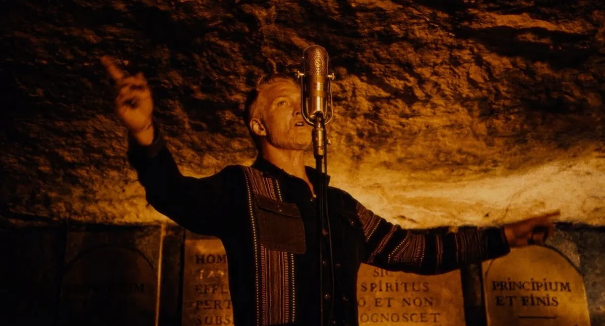 Queens of the Stone Age: Alive in the Catacombs