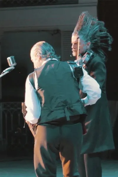 Por Entre As Frestas