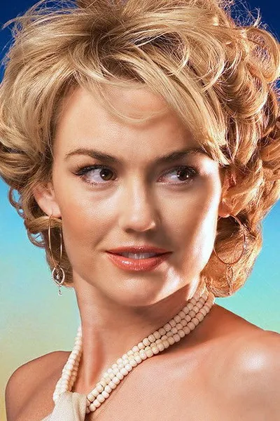Kelly Carlson