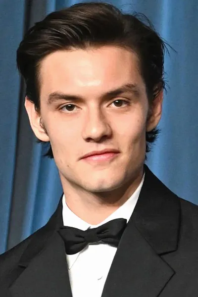 Louis Partridge