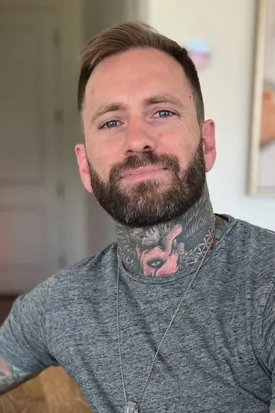 Jona Weinhofen