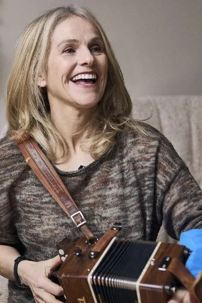 Tradfluencer - The Sharon Shannon Story