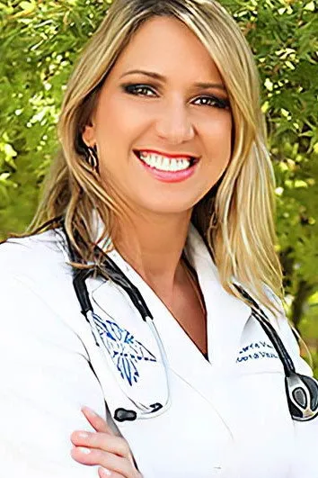 Dr Carrie Madej