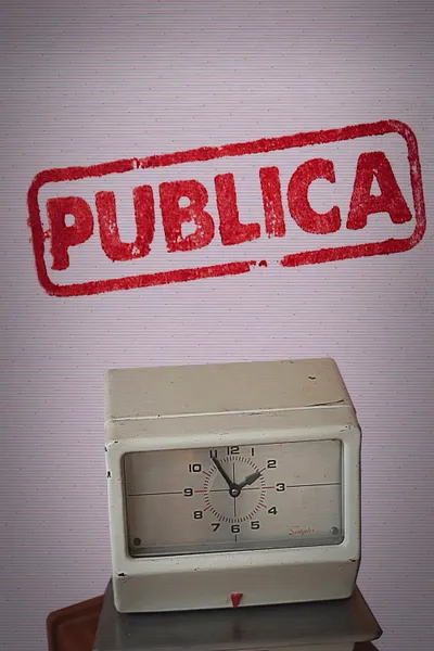 Pública