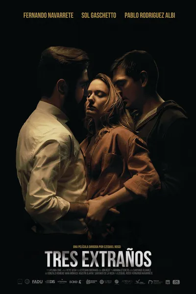 Tres extraños