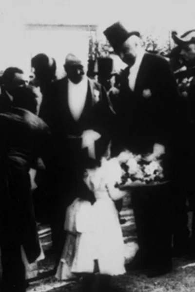 M. le président à l’hôpital militaire écoutant le compliment d’une petite fille