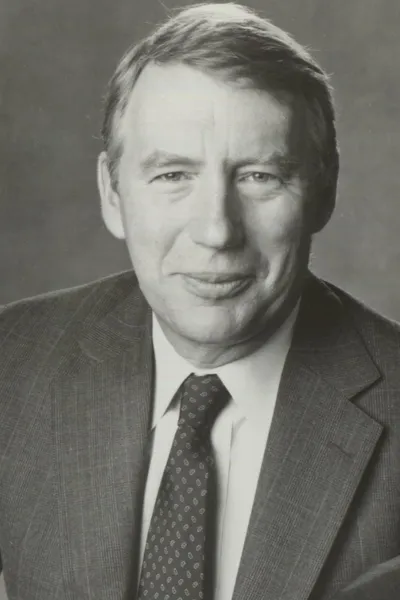Robert MacNeil
