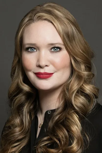 Sarah J. Maas
