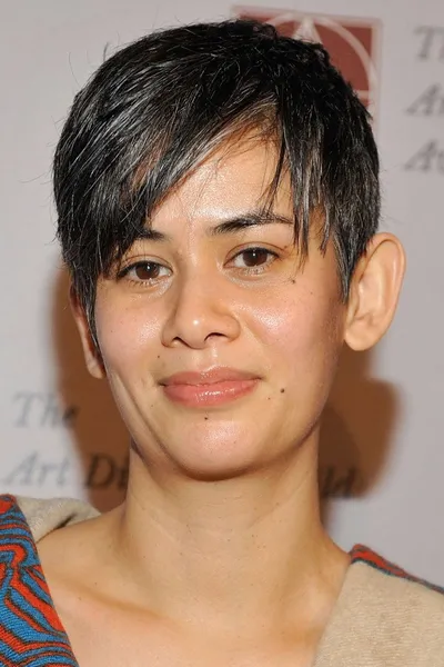 Suttirat Anne Larlarb