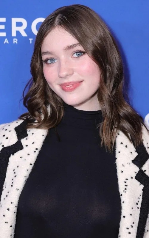 Alexa Swinton