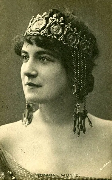 Suzanne Munte