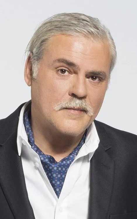 Nikos Karathanos