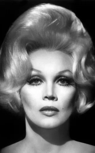 Liz Renay