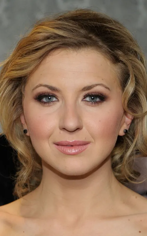 Nina Arianda