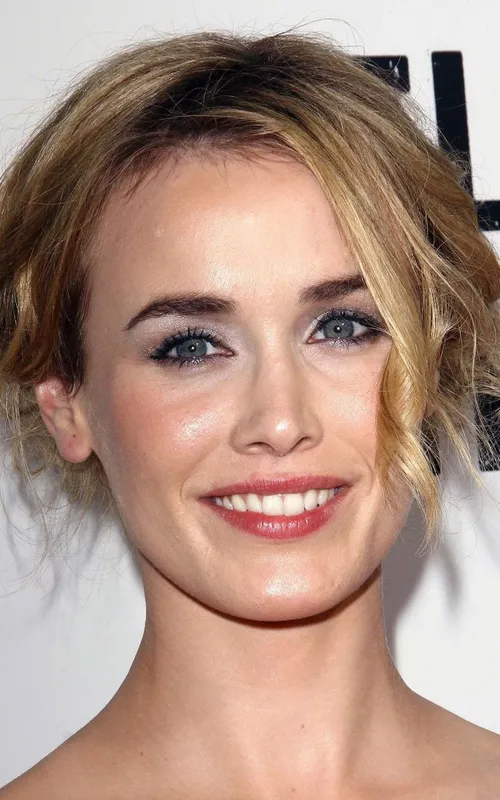 Dominique McElligott