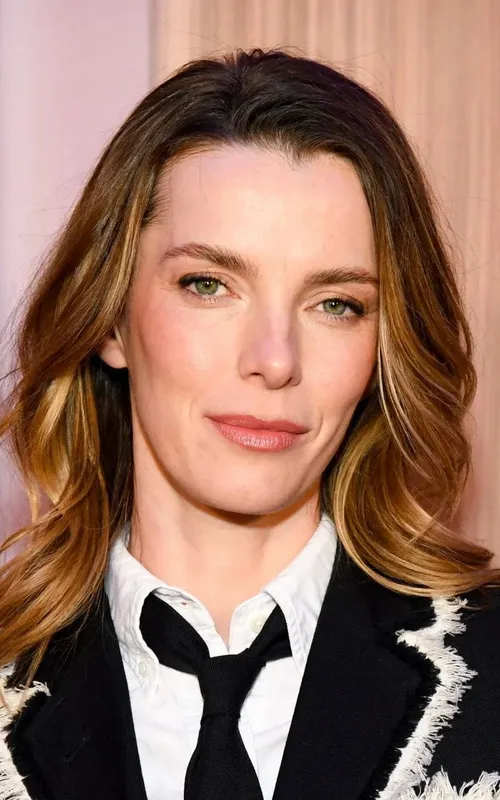 Betty Gilpin